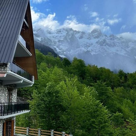 Valter & Drita'S Guesthouse 세스 외부 사진