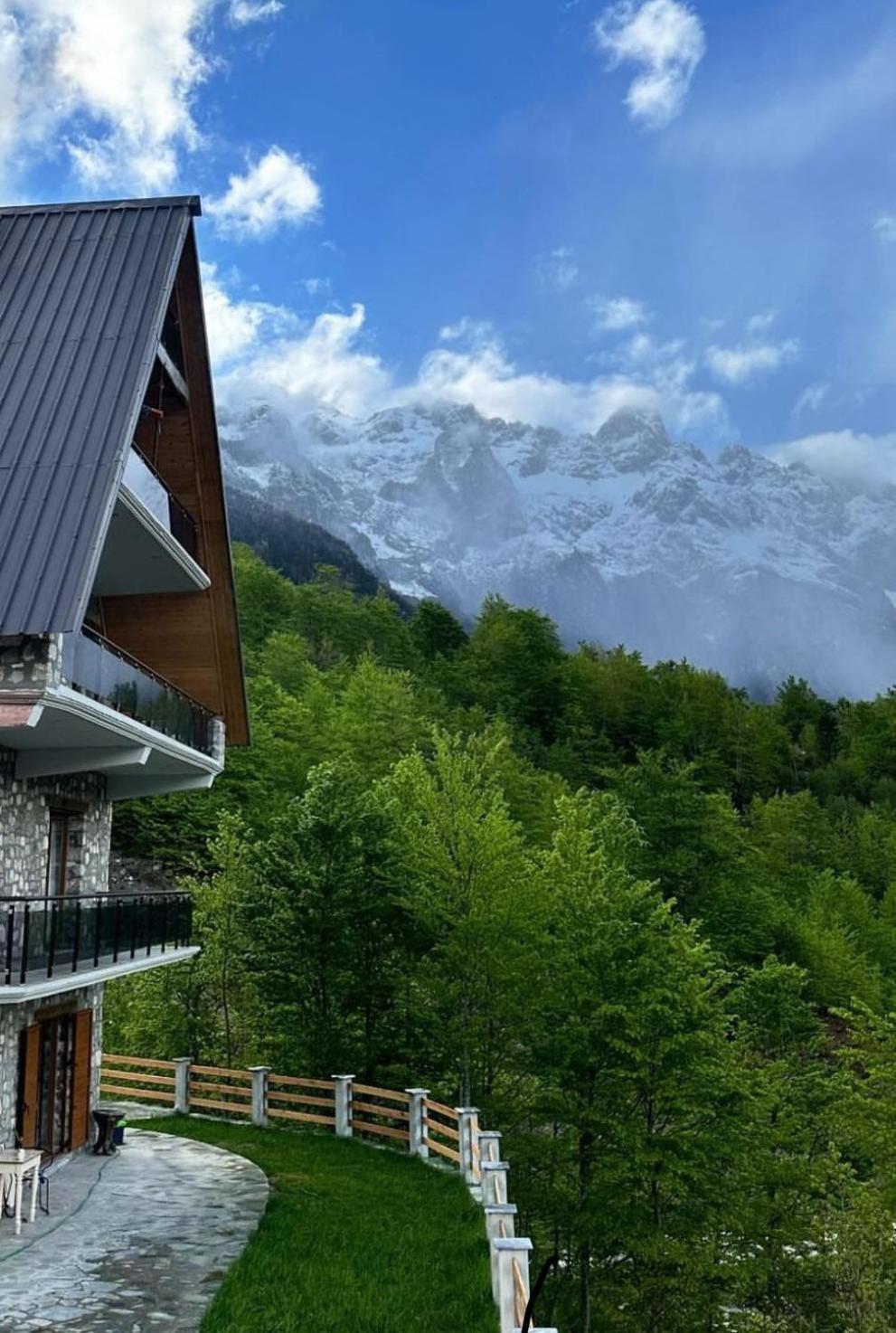 Valter & Drita'S Guesthouse 세스 외부 사진