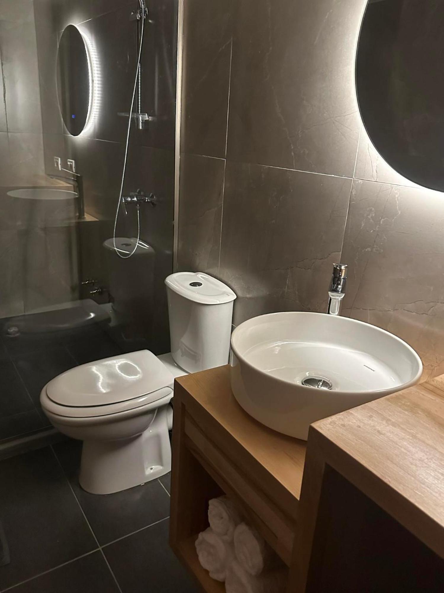 Valter & Drita'S Guesthouse 세스 외부 사진