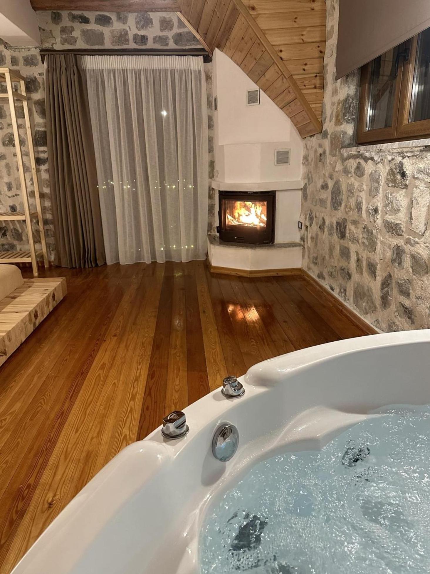 Valter & Drita'S Guesthouse 세스 외부 사진