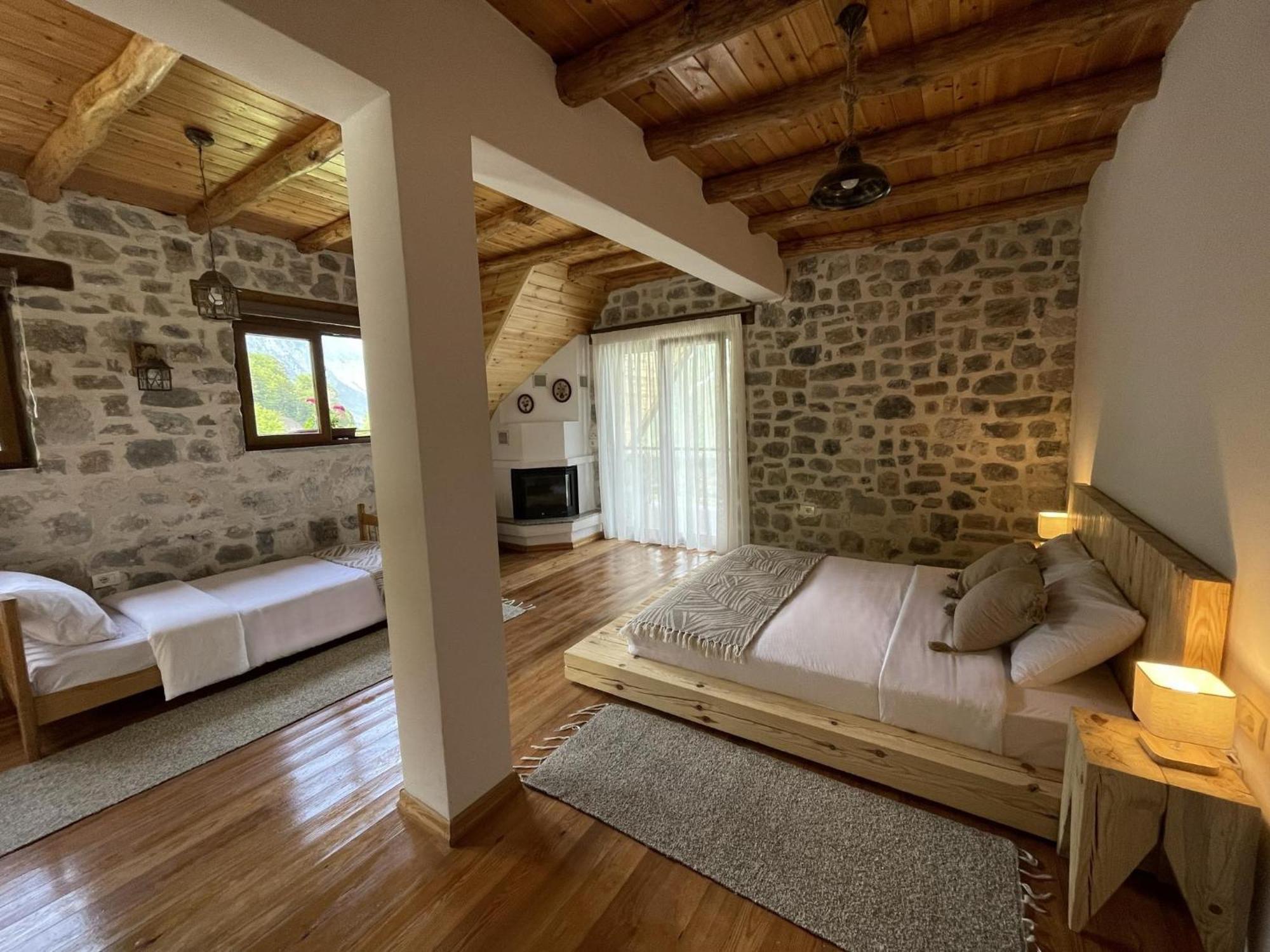 Valter & Drita'S Guesthouse 세스 외부 사진