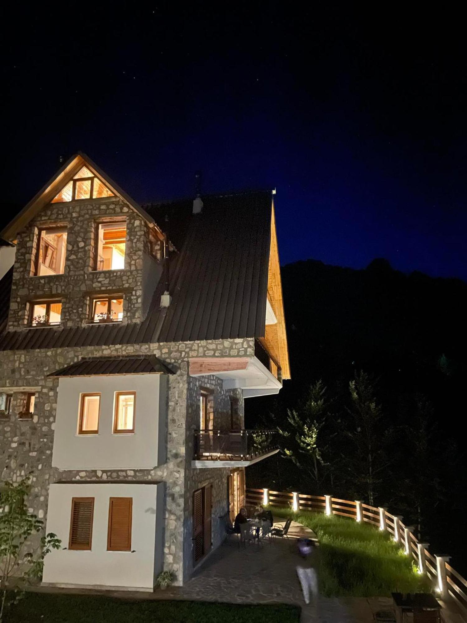 Valter & Drita'S Guesthouse 세스 외부 사진