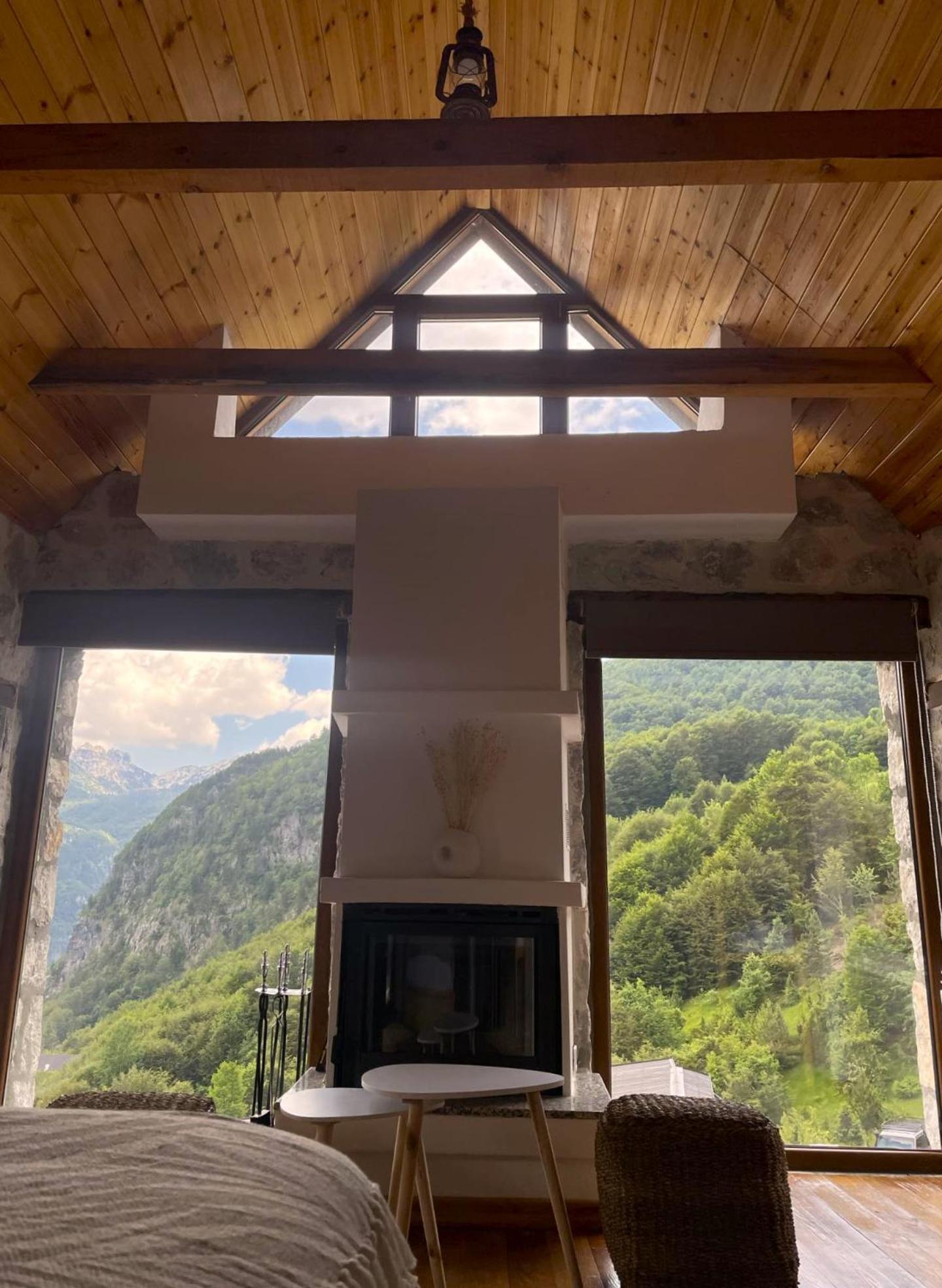 Valter & Drita'S Guesthouse 세스 외부 사진
