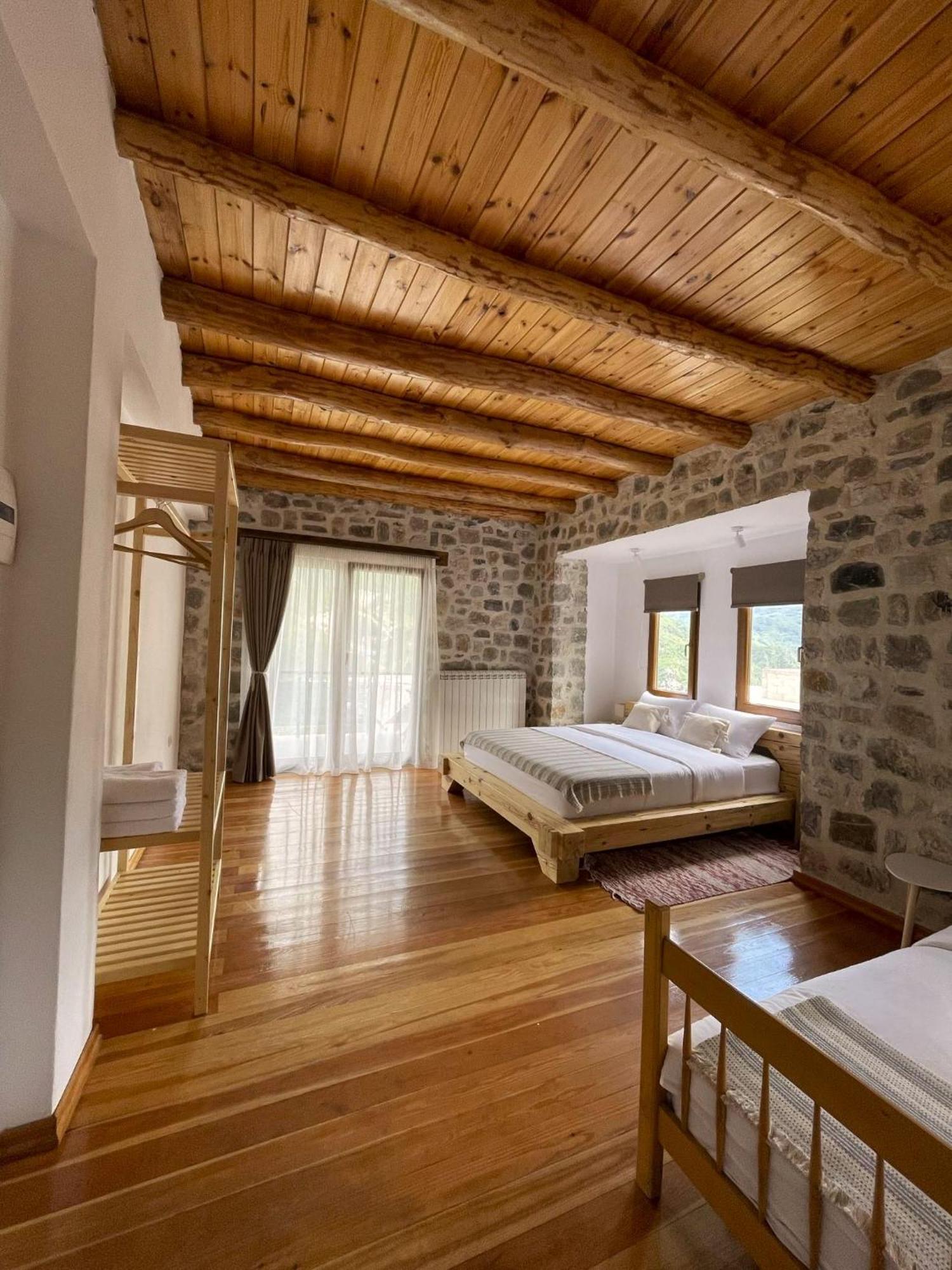 Valter & Drita'S Guesthouse 세스 외부 사진