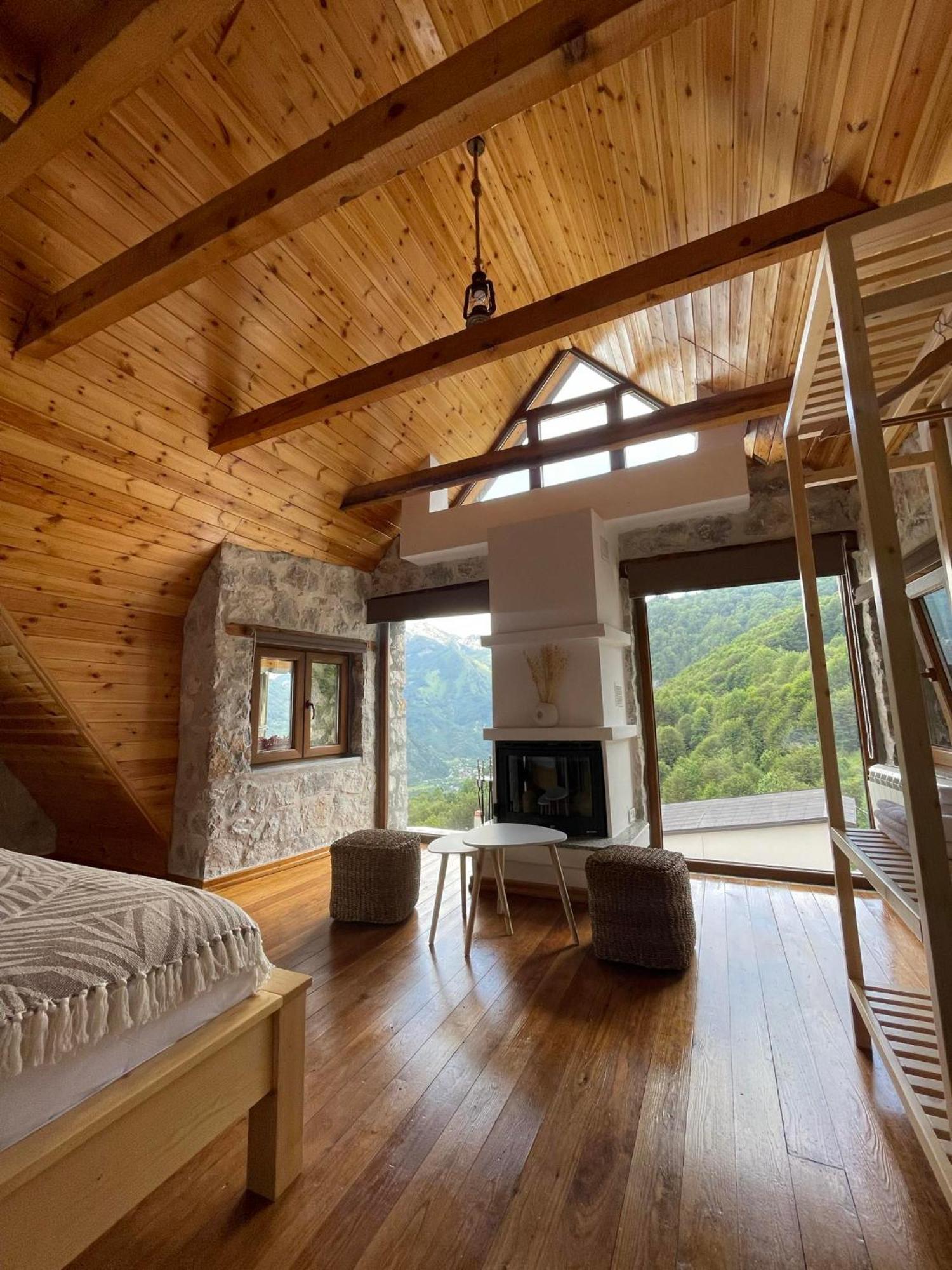 Valter & Drita'S Guesthouse 세스 외부 사진
