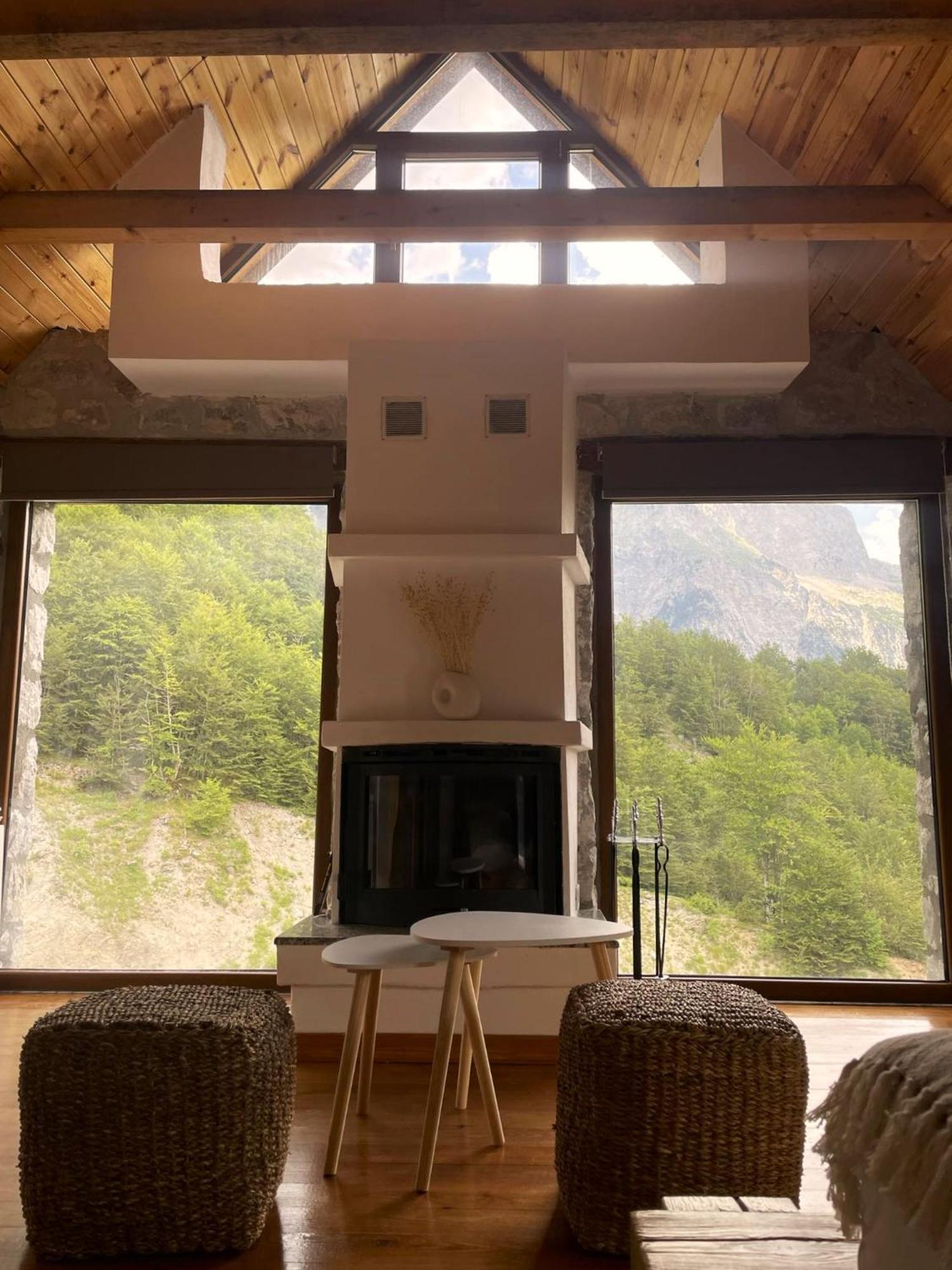 Valter & Drita'S Guesthouse 세스 외부 사진
