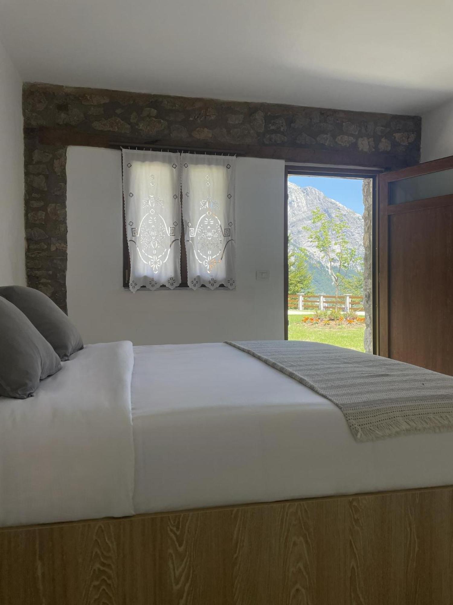Valter & Drita'S Guesthouse 세스 외부 사진